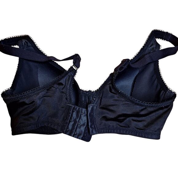 Wacoal womens 32C basic beauty t-shirt bra in black light padding comfortable - Picture 3 of 5